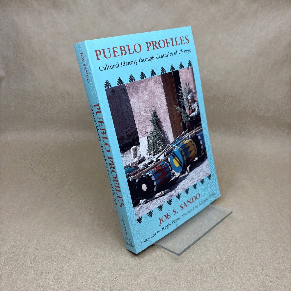 Image for Pueblo Profiles: Cultural Identity Through Centuries of Change Pueblo Profiles: Cultural Identity Through Centuries of Change