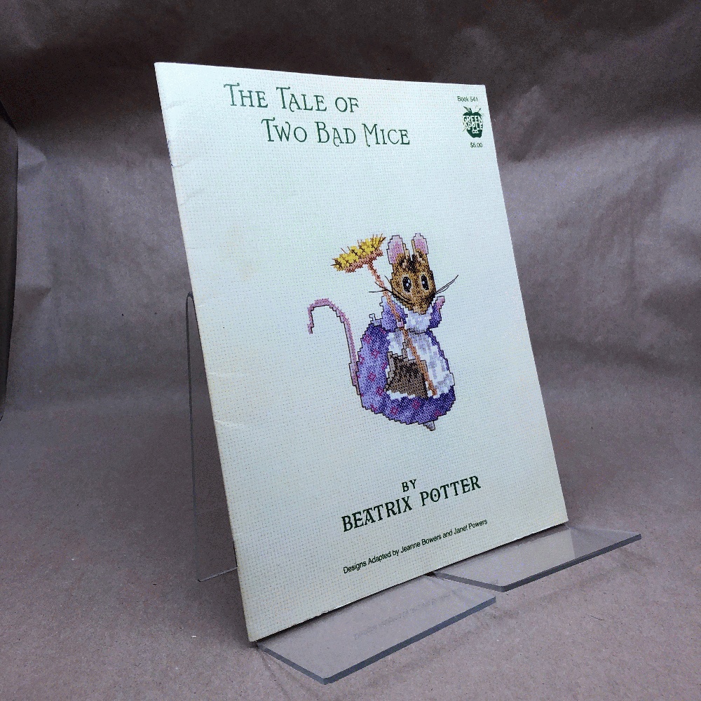 The Tale of Two Bad Mice By Beatrix Potter (Green Apple Co., Book 541)