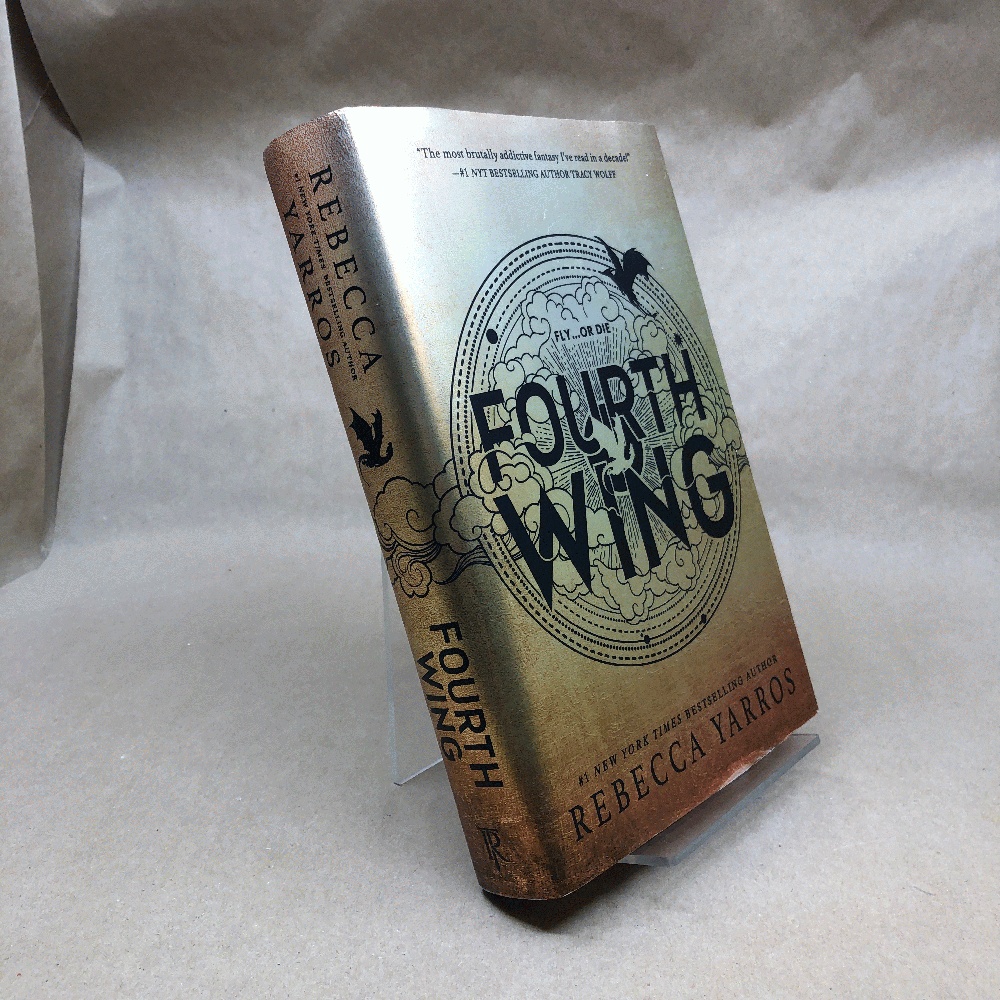 Fourth Wing (Standard Edition) (The Empyrean, 1)