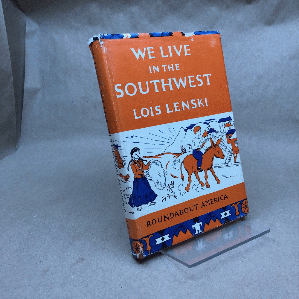 We Live in the Southwest (Roundabout America Series)